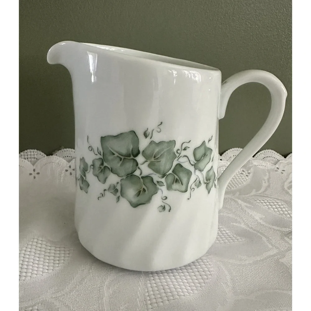 Corning Corelle Callaway Ivy Creamer White Green